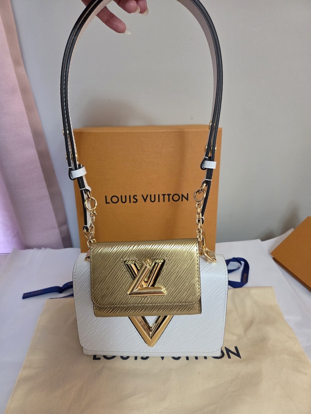 LV Twist PM, White And Gold With Mini Bag, Leather And Gold Chain Strap.